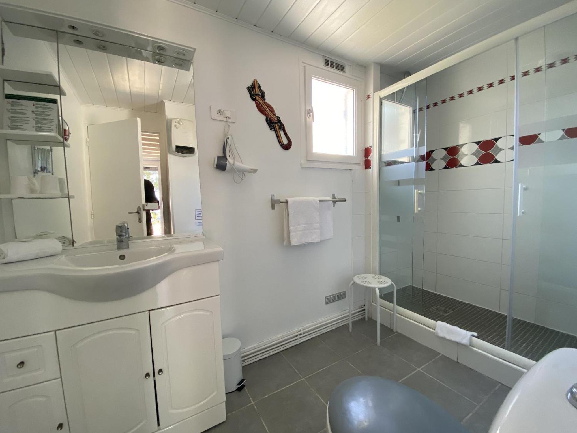 Hotel Des 4 Vents "Esprit Camargue" Aigues-Mortes Habitación foto
